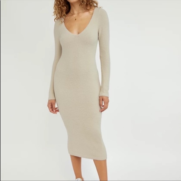 Wilfred Dresses & Skirts - Wilfred Hush Knit V Neck Dress